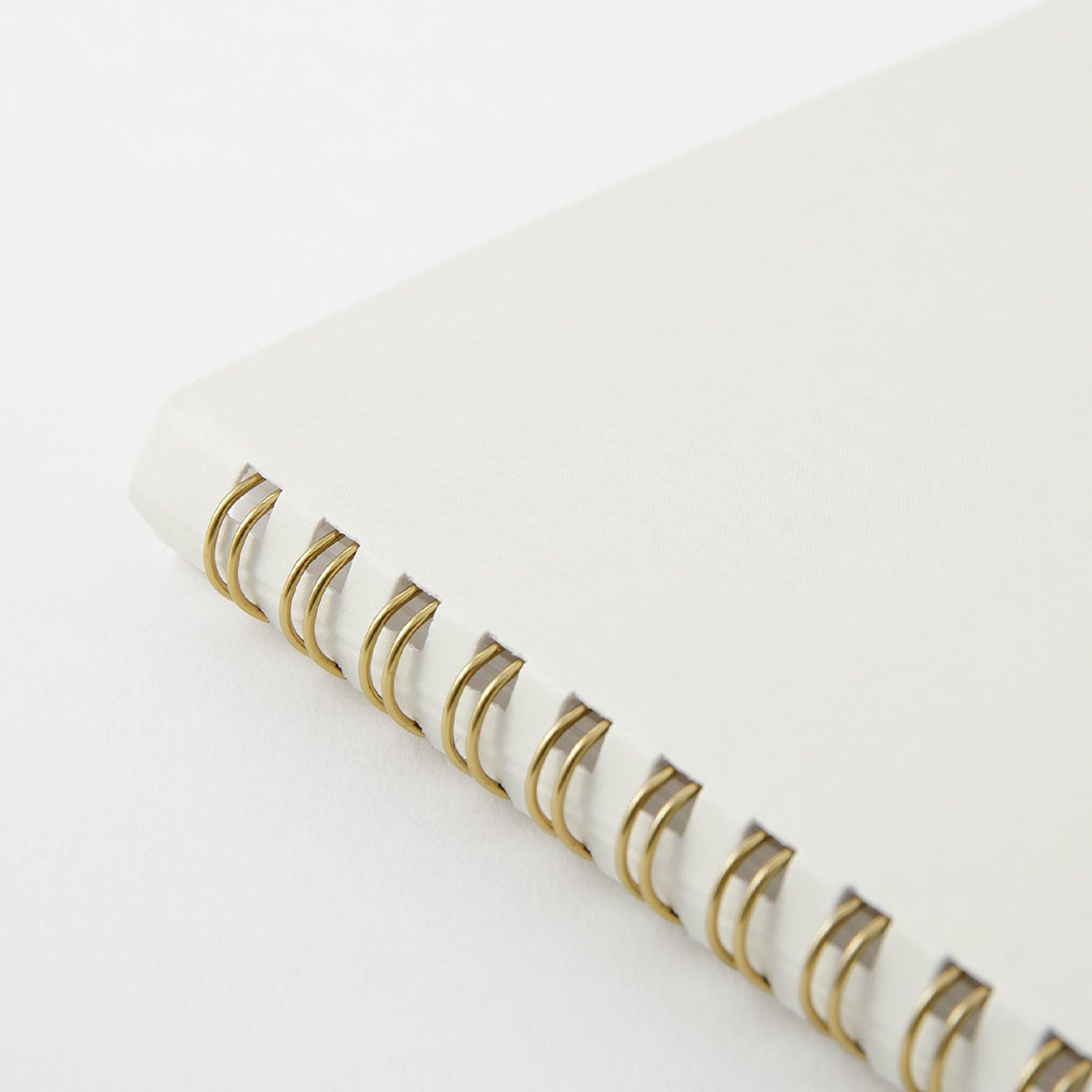 Midori Ring Notebook A5 Color Dotted White