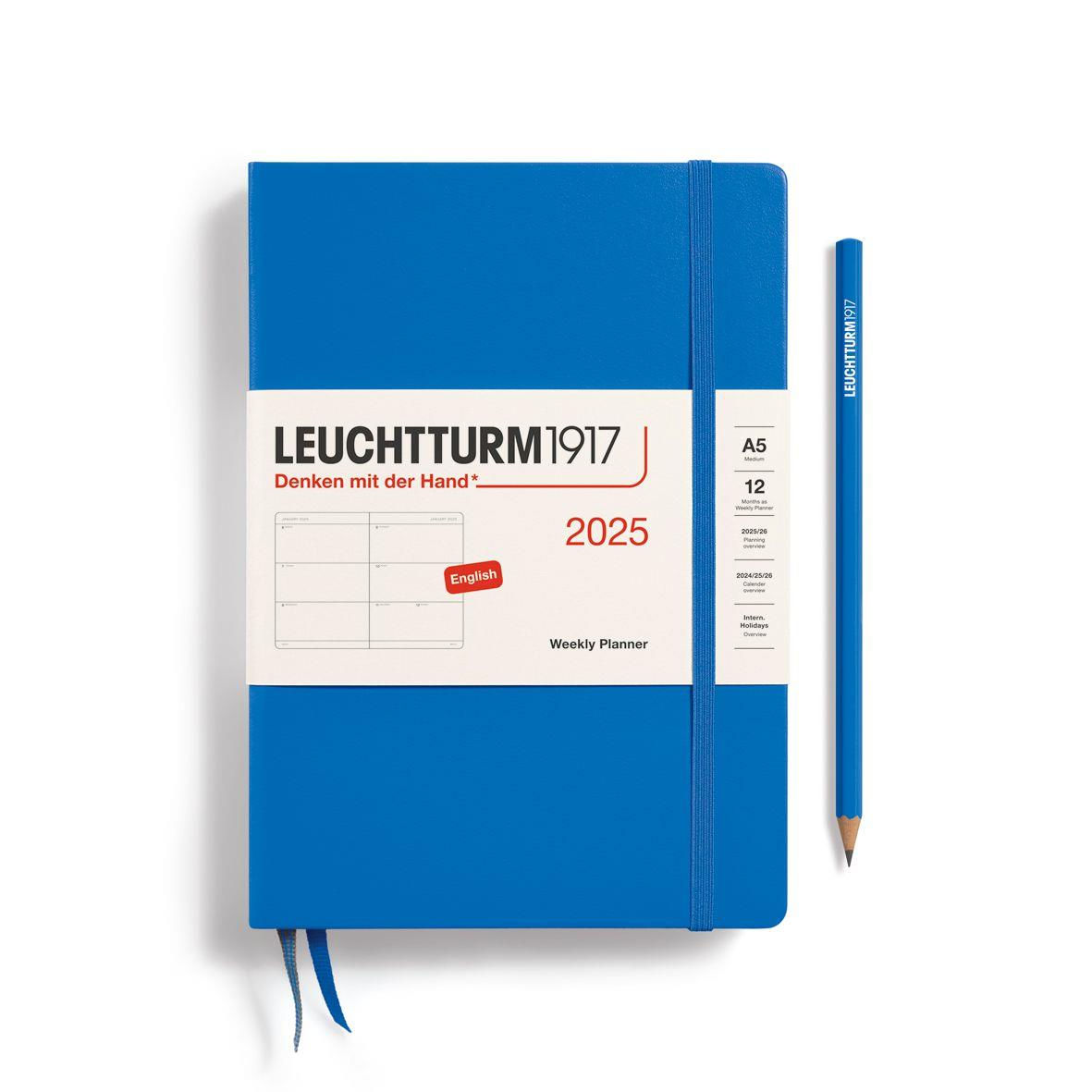 Leuchtturm1917 2025 Haftalık Planlayıcı ve Not Defteri, Orta Boy (A5), 144 Sayfa, İngilizce, Noktalı, Sky 370665