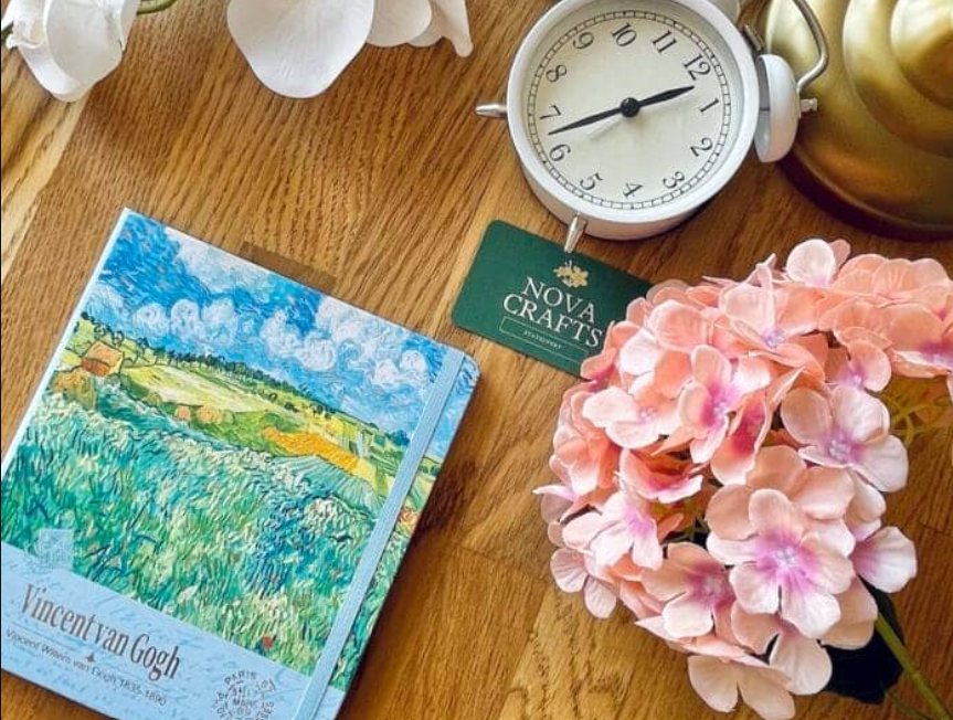Nova Crafts Van Gogh Manzara Yaldızlı Kare Lastikli Tarihsiz Ajanda