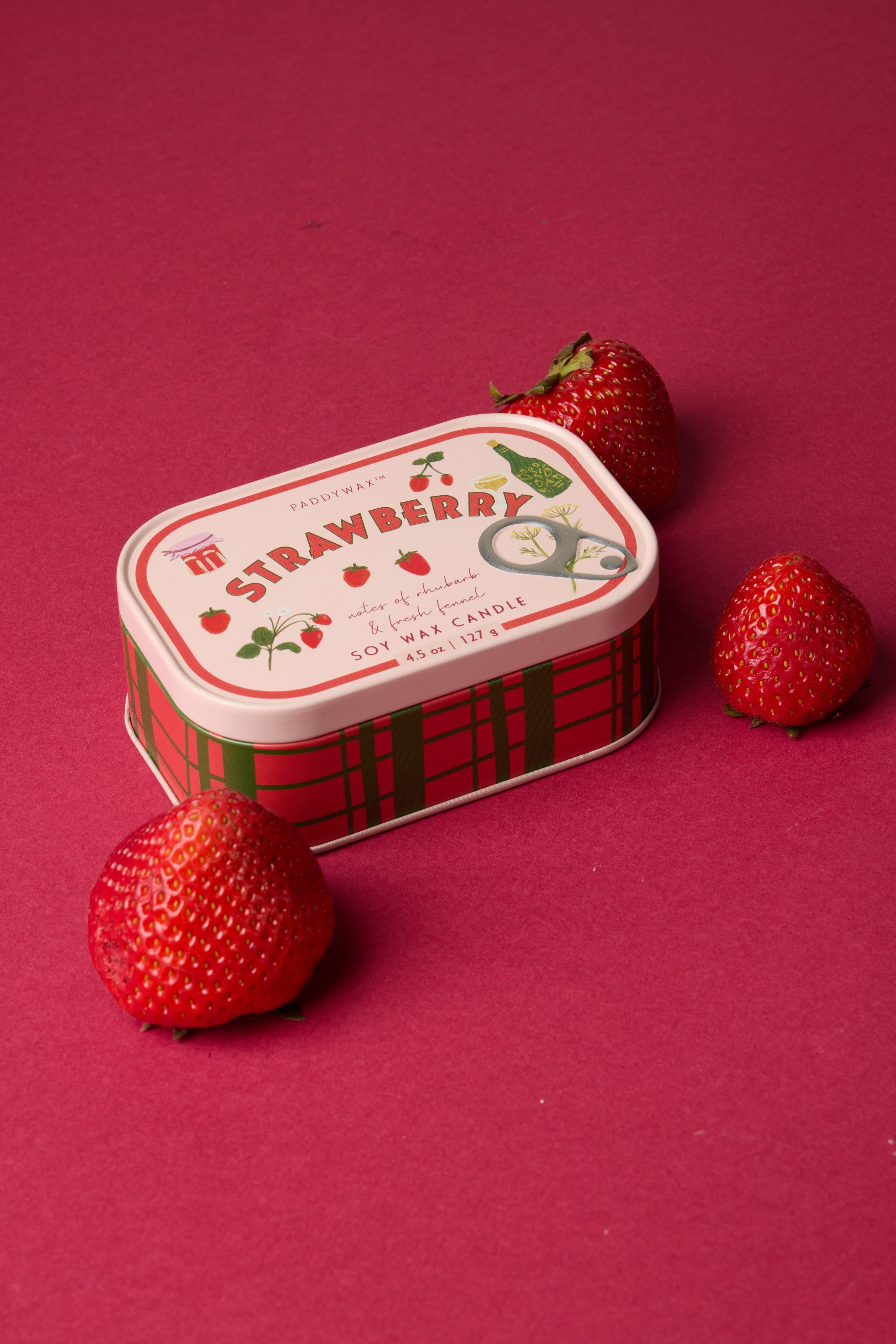 Paddywax Bistro Strawberry Printed Tin Candle - Rhubard & Fennel  127 gr Mum