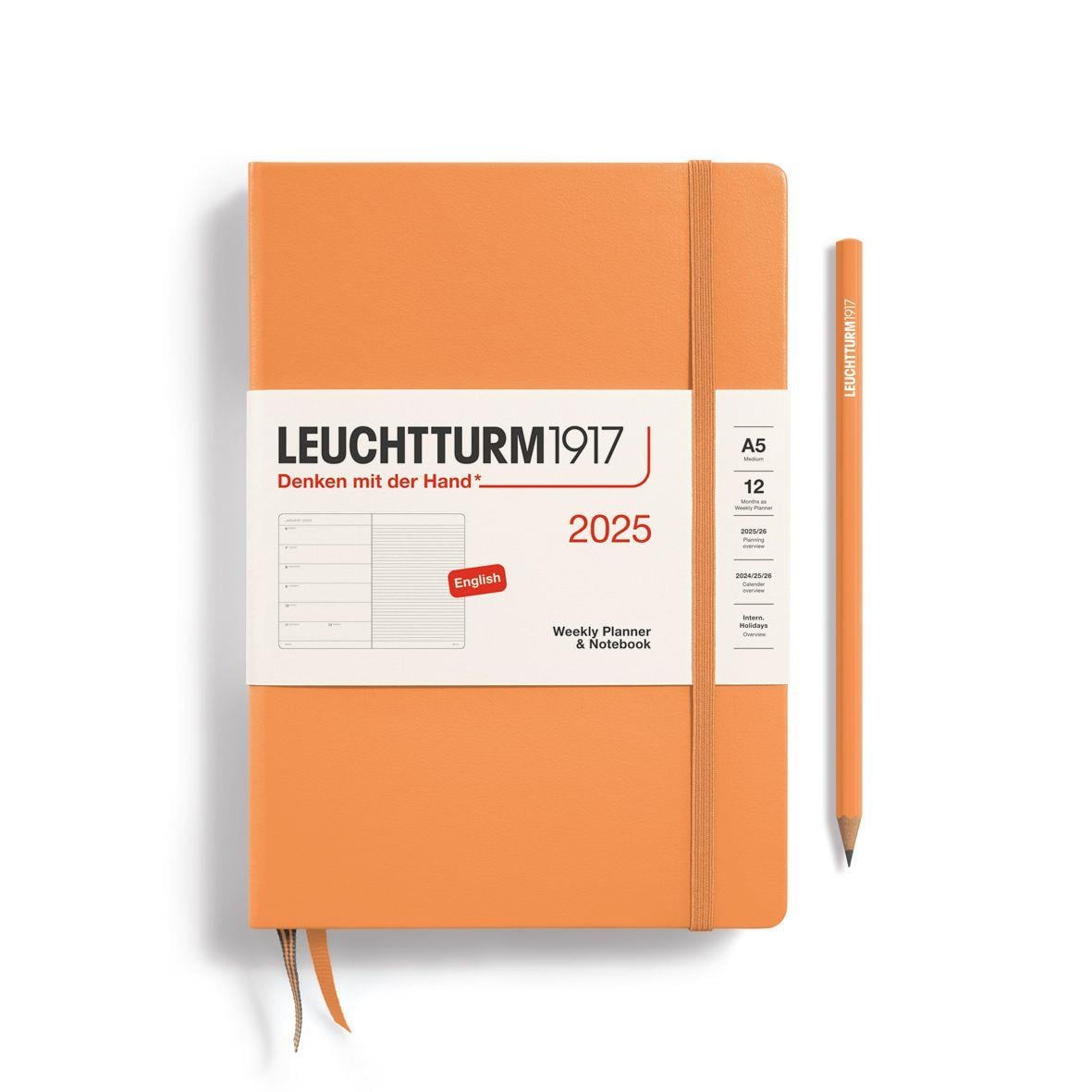 Leuchtturm1917 2025 Haftalık Planlayıcı ve Not Defteri, Orta Boy (A5), 144 Sayfa, İngilizce, Çizgili, Apricot 370737