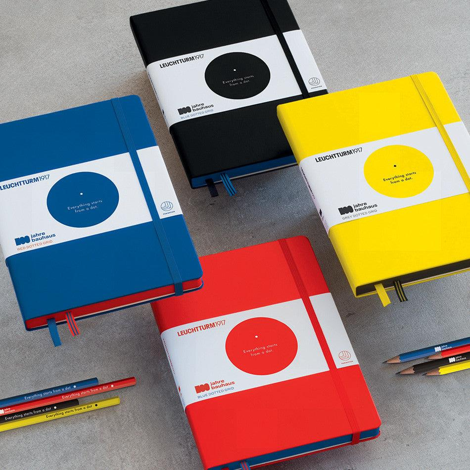 Leuchtturm1917 Bauhaus Serisi Not Defteri, Orta Boy (A5), Sert Kapak, 251 Sayfa Noktalı Defter Red  359619