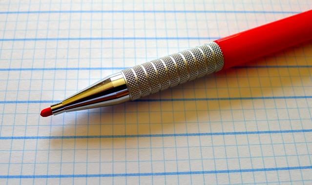 Uni-ball FİELD 2.0 mm Mekanik Uçlu Kalem Kırmızı