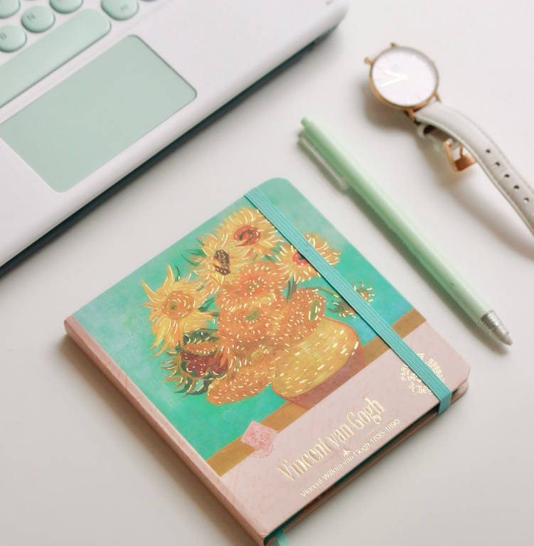 Nova Crafts Van Gogh Ayçiçeği Tablosu Yaldızlı Kare Lastikli Tarihsiz Ajanda