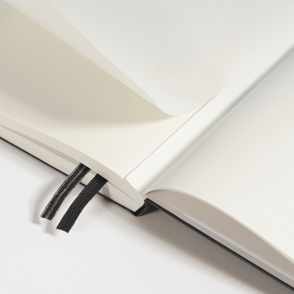 Leuchtturm1917 Master Classic (A4+), Sert Kapak, 235 numaralandırılmış Kareli Sayfa, Rising Sun, 372336