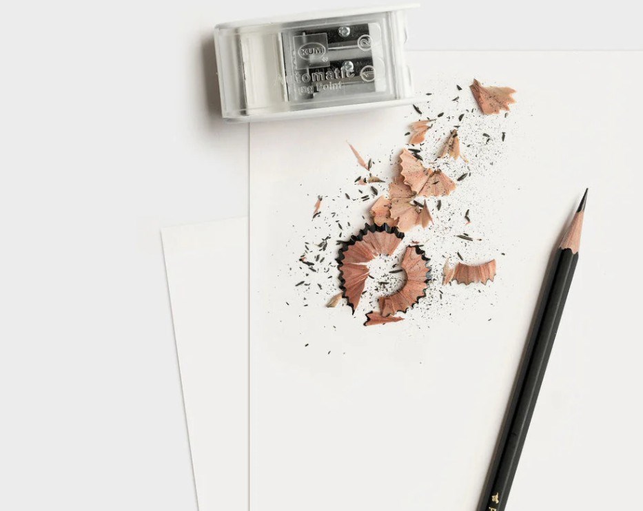 Kum x Blackwing Limited Edition Two-Step Long Point Kalemtraş Oval Beyaz 