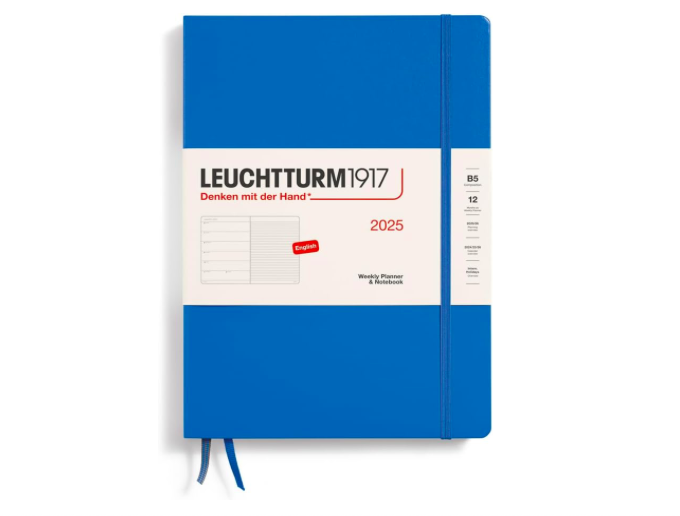 Leuchtturm1917 2025 Haftalık Planlayıcı ve Not Defteri, Tablet Boy (B5), 144 Sayfa, İngilizce, Çizgili, Sky 370643