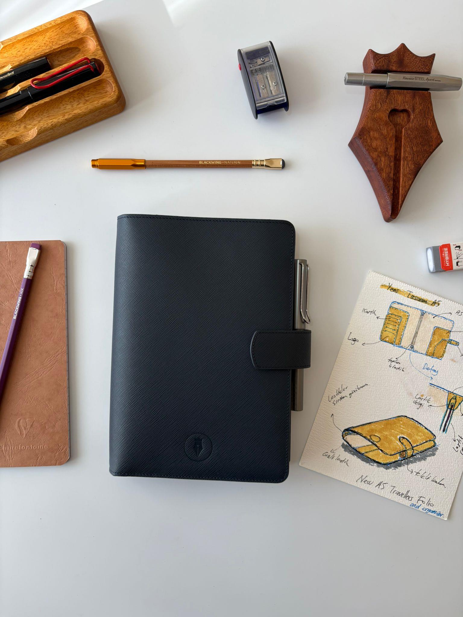 Eng Leather Saffiano Deri Koleksiyonu  A6 Defter & Kalem Çantası Deep Teal
