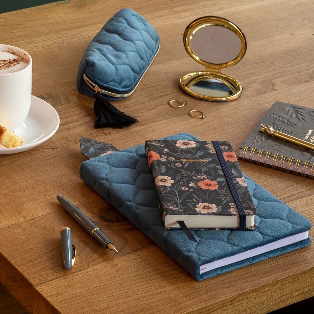 Miquelrius A6  British Bloom- 200 gr Çizgisiz Kalın Kapak  Defter