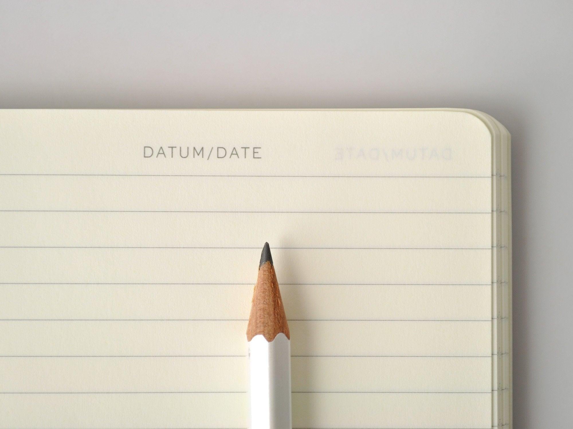 Leuchtturm1917 2025 Haftalık Planlayıcı ve Not Defteri, Cep Boy (A6), 144 Sayfa, İngilizce, Çizgili, Black 370644