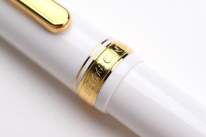 Platinum  #3776 Century Dolma Kalem PNB 13000 Gold Trim 2 Chenonceau White SF Soft Fine