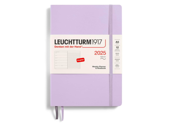 Leuchtturm1917 2025 Haftalık Planlayıcı ve Not Defteri, Yumuşak Kapak, Orta Boy (A5), 144 Sayfa, İngilizce, Çizgili, Lilac 370748