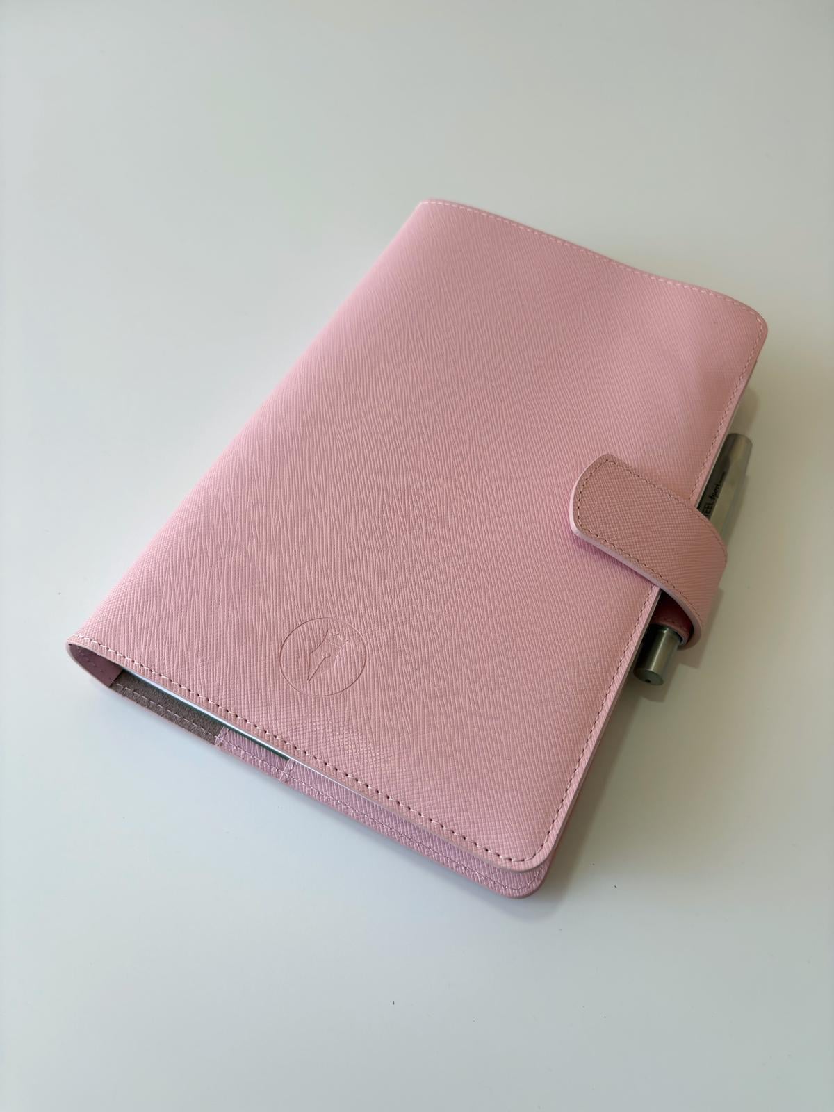 Eng Leather Saffiano Deri Koleksiyonu  A5  Defter & Kalem Çantası  Pearl Pink