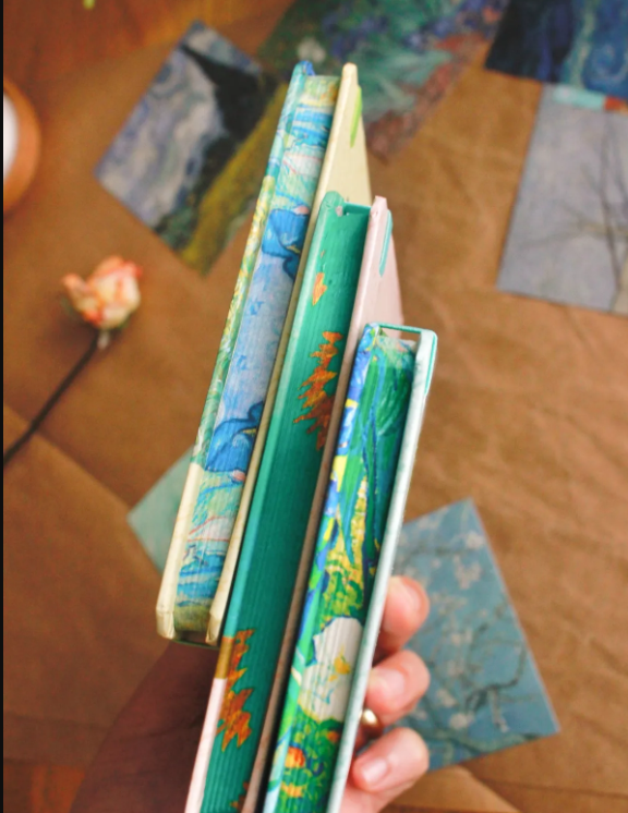 Nova Crafts Van Gogh İris Çiçekleri Yaldızlı Kare Lastikli Tarihsiz Ajanda