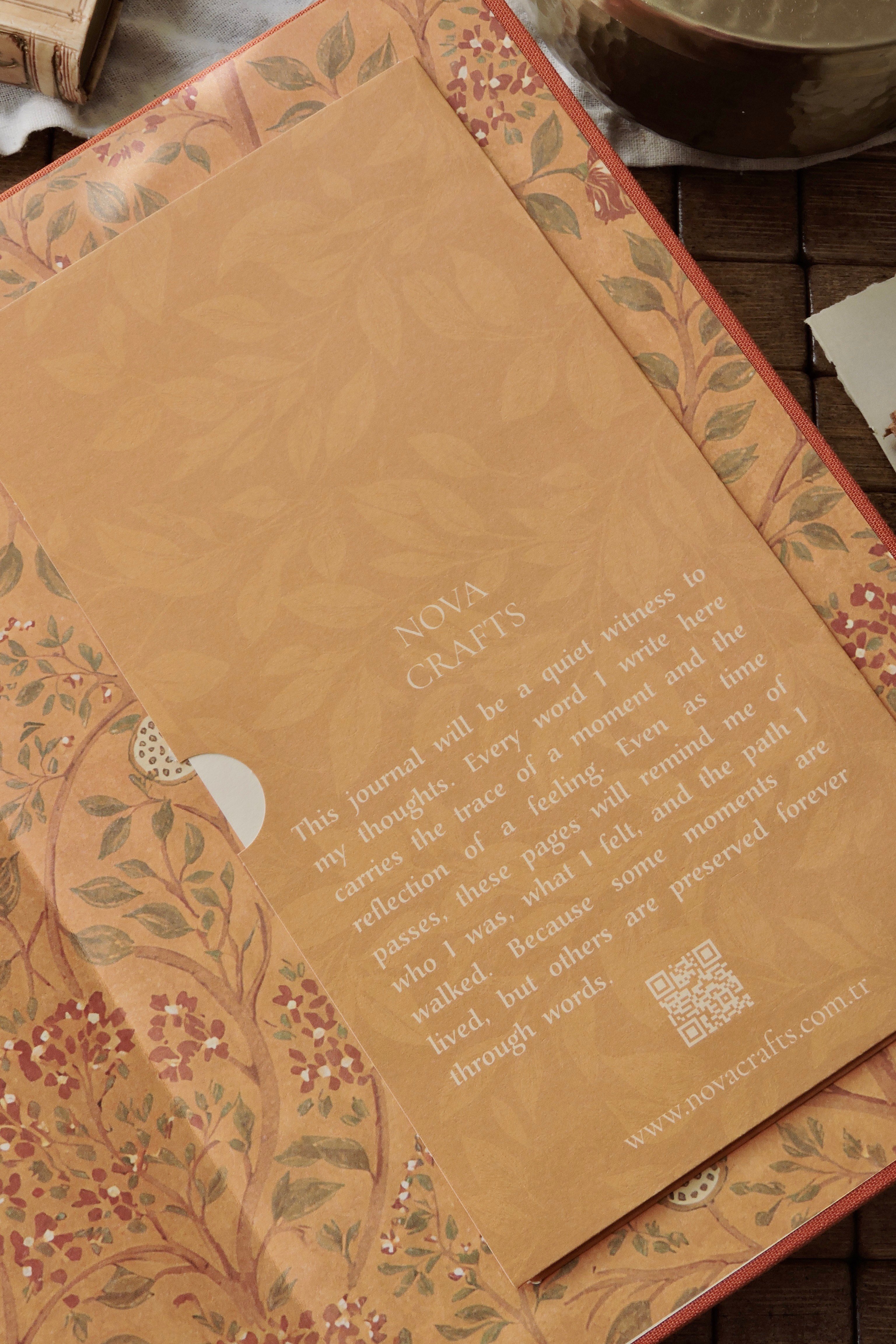 Nova Crafts Keten Journal Yaldız Kenar Çizgili Defter 17x24 cm. 110 gr. Ivory 200 sy. Orange