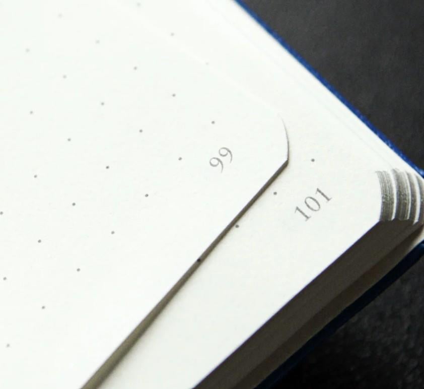 Leuchtturm1917 Not Defteri Orta Boy (A5), Sert Kapak, 251 Numaralandırılmış Sayfa, Noktalı, Indigo Mavisi