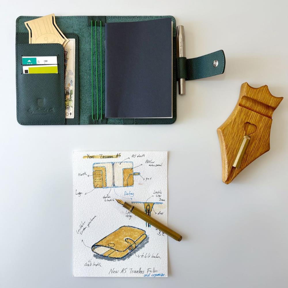 Eng Leather Saffiano Deri Koleksiyonu  A5 Defter & Kalem Çantası  Emerald