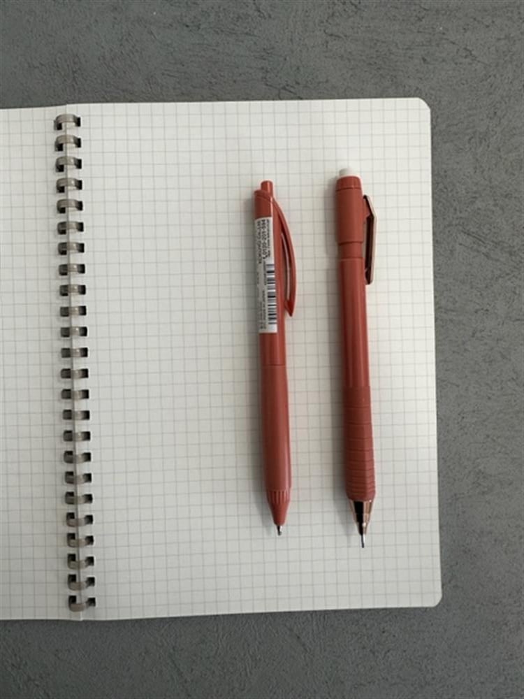 Kokuyo Premium Hediye Seti - Kareli A5 Defter, 0.7mm Versatil Kalem ve Jel Kalem Canyon Clay