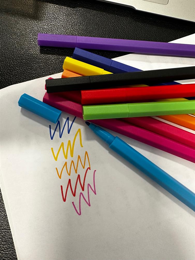 Muji Su Bazlı Hexagon 10'lu Keçeli Kalem Seti