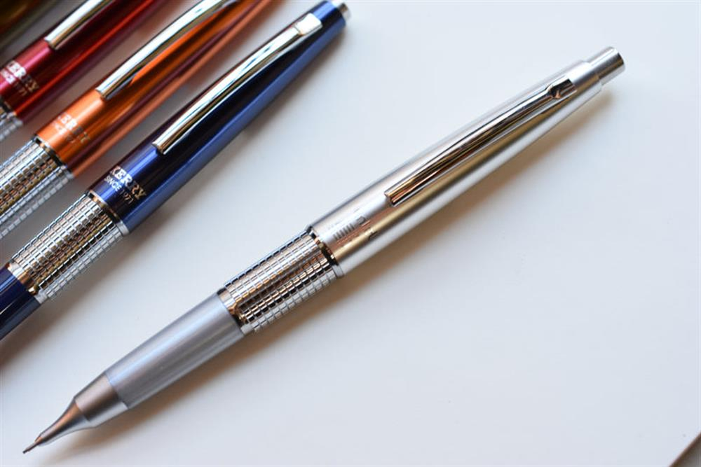Pentel Kerry Versatil Kalem Dolma Kalem Tipi 0.5 mm Gümüş 