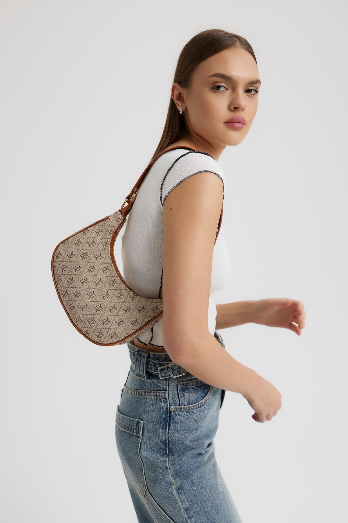Desenli Oval Baget Çanta Westa Taba