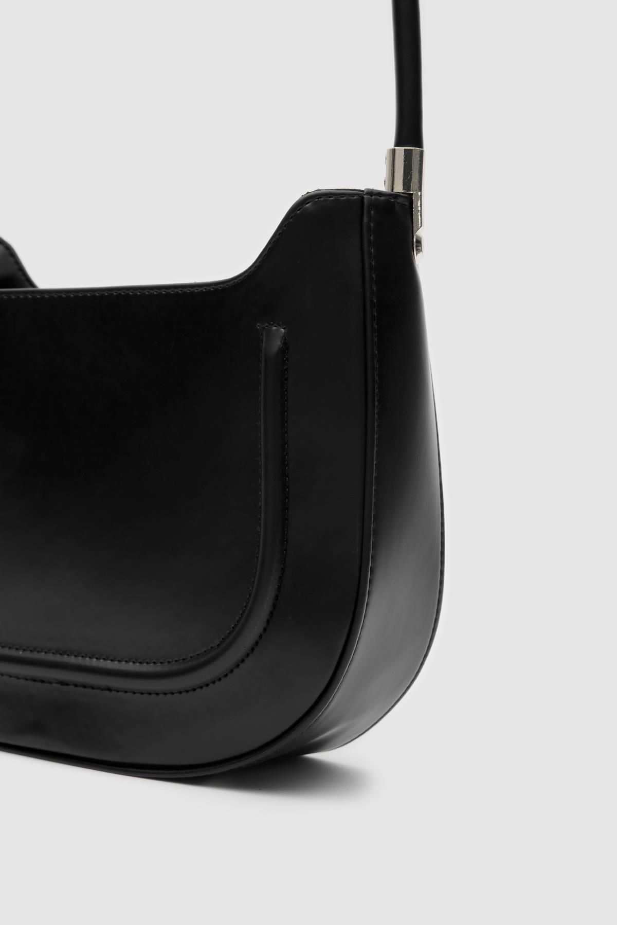 Oval  Baget Çanta Miku Siyah