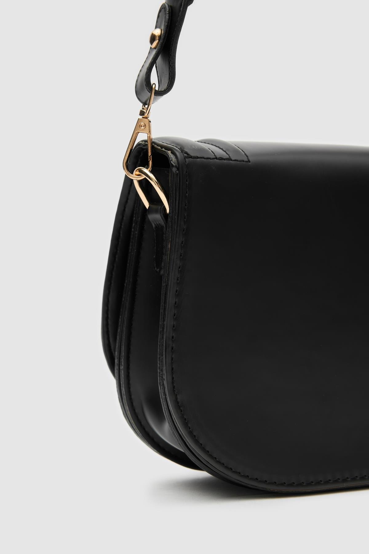 Oval Çapraz Çanta Punch Siyah