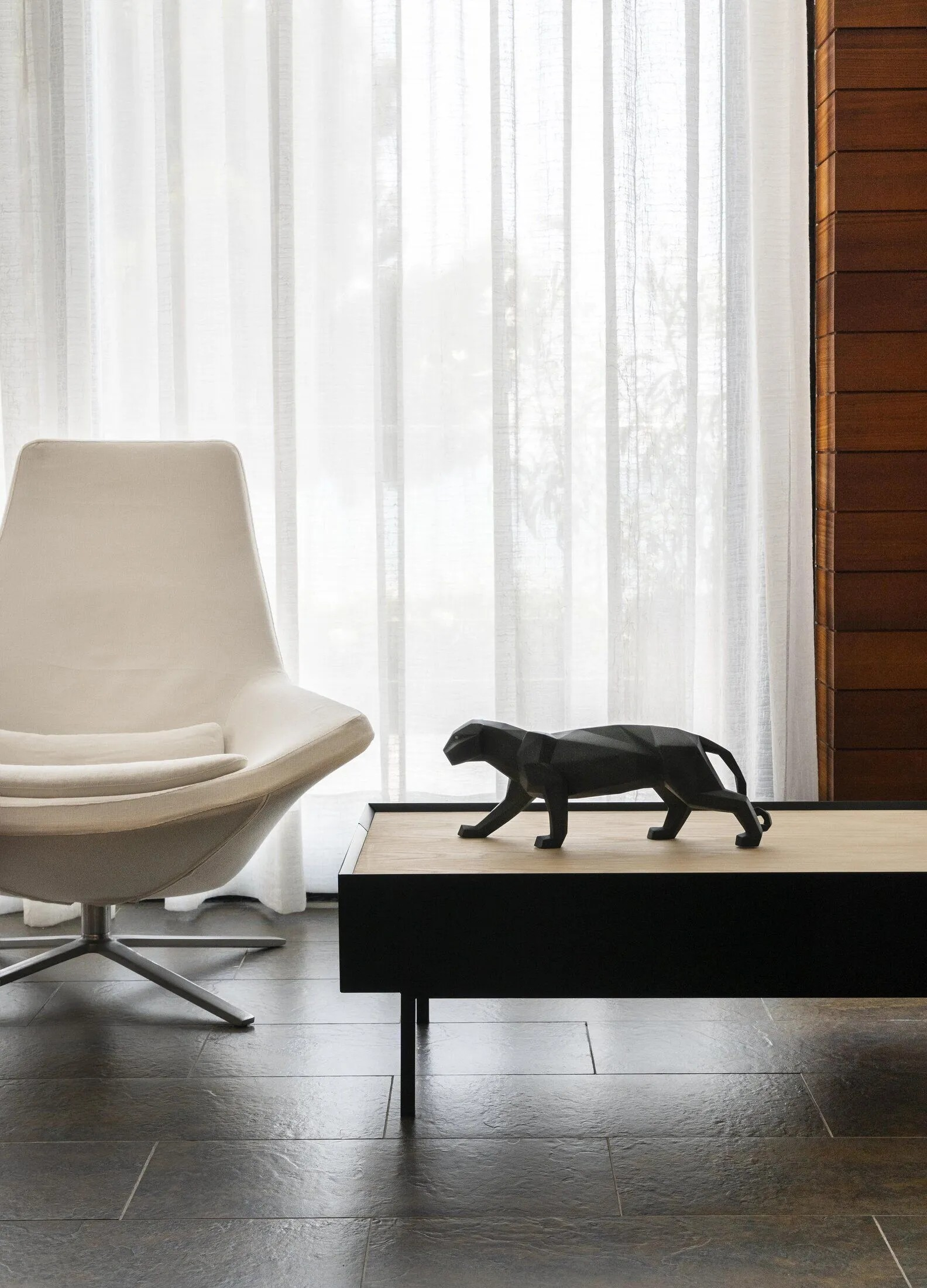 Lladro - Mat Siyah Panter Porselen Heykel