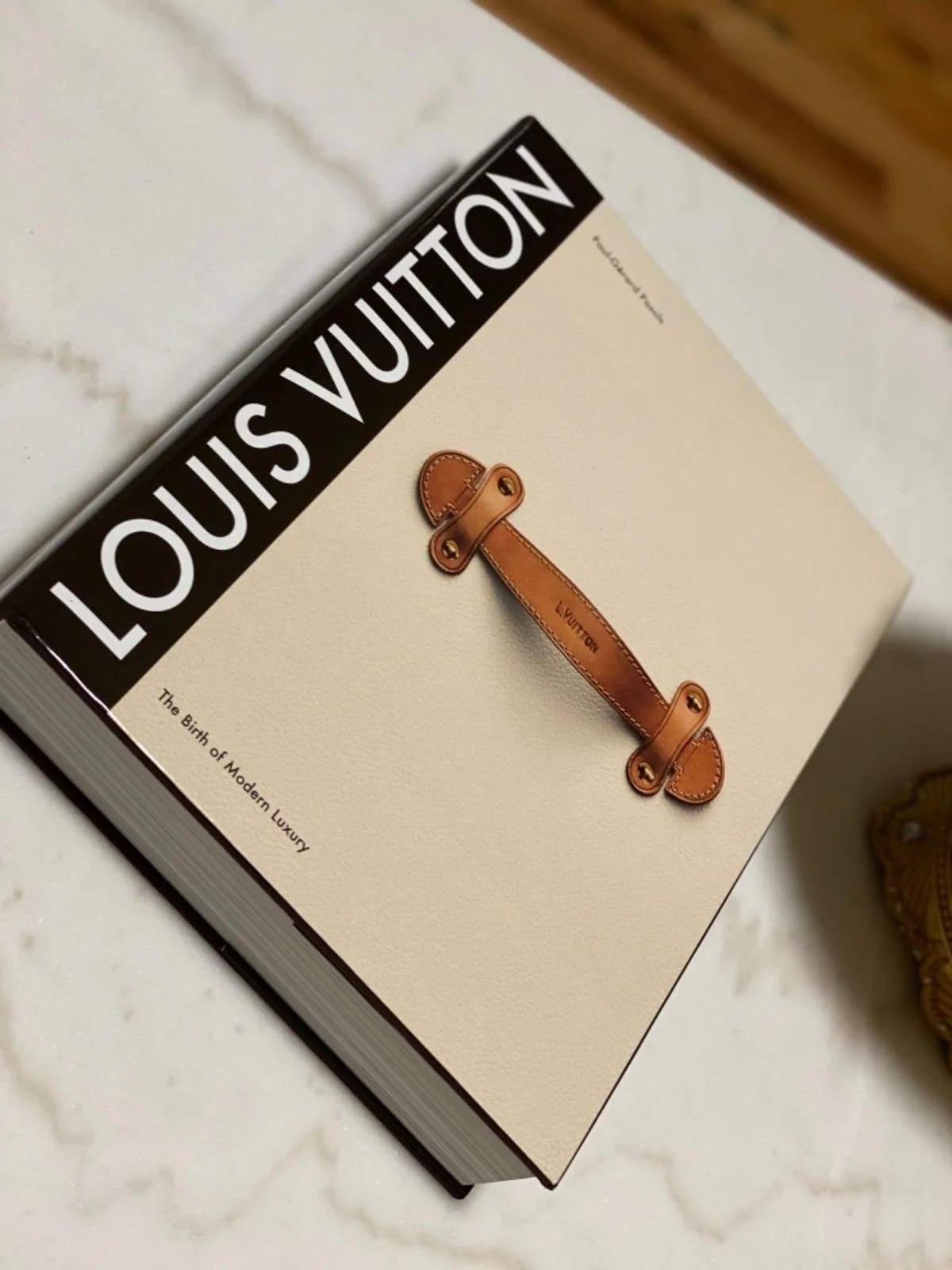 Louis Vuitton - The Birth of Modern Luxury Kitap