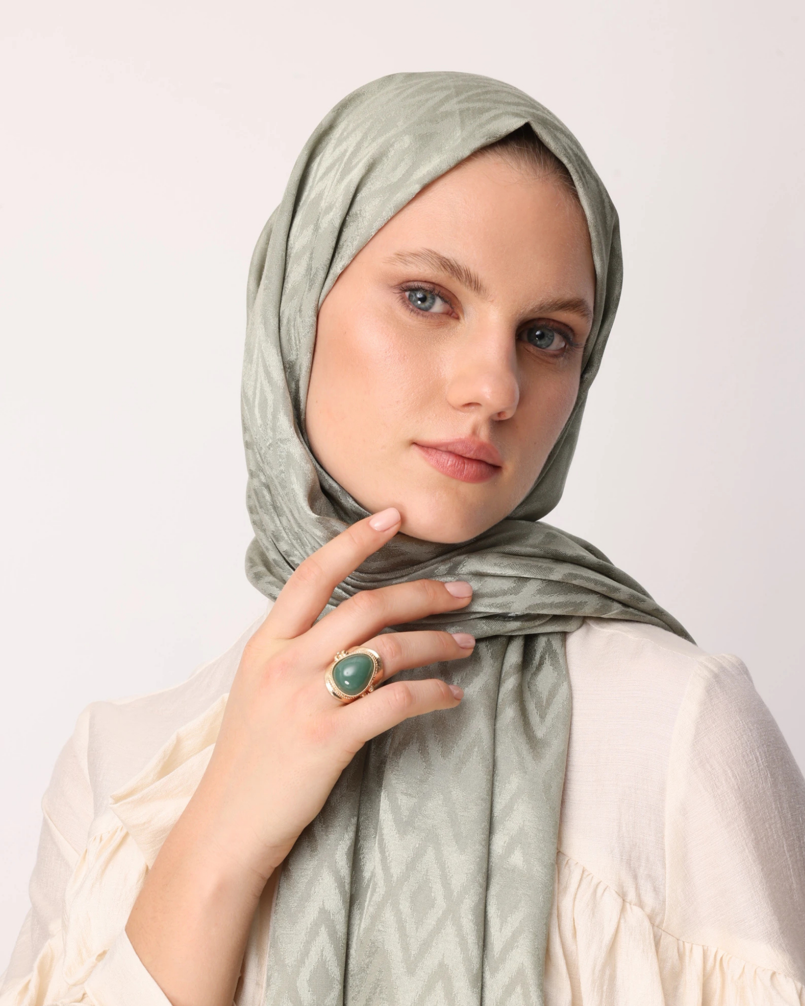 Ada Çayı Karo Desen Parlak Jakar Şal