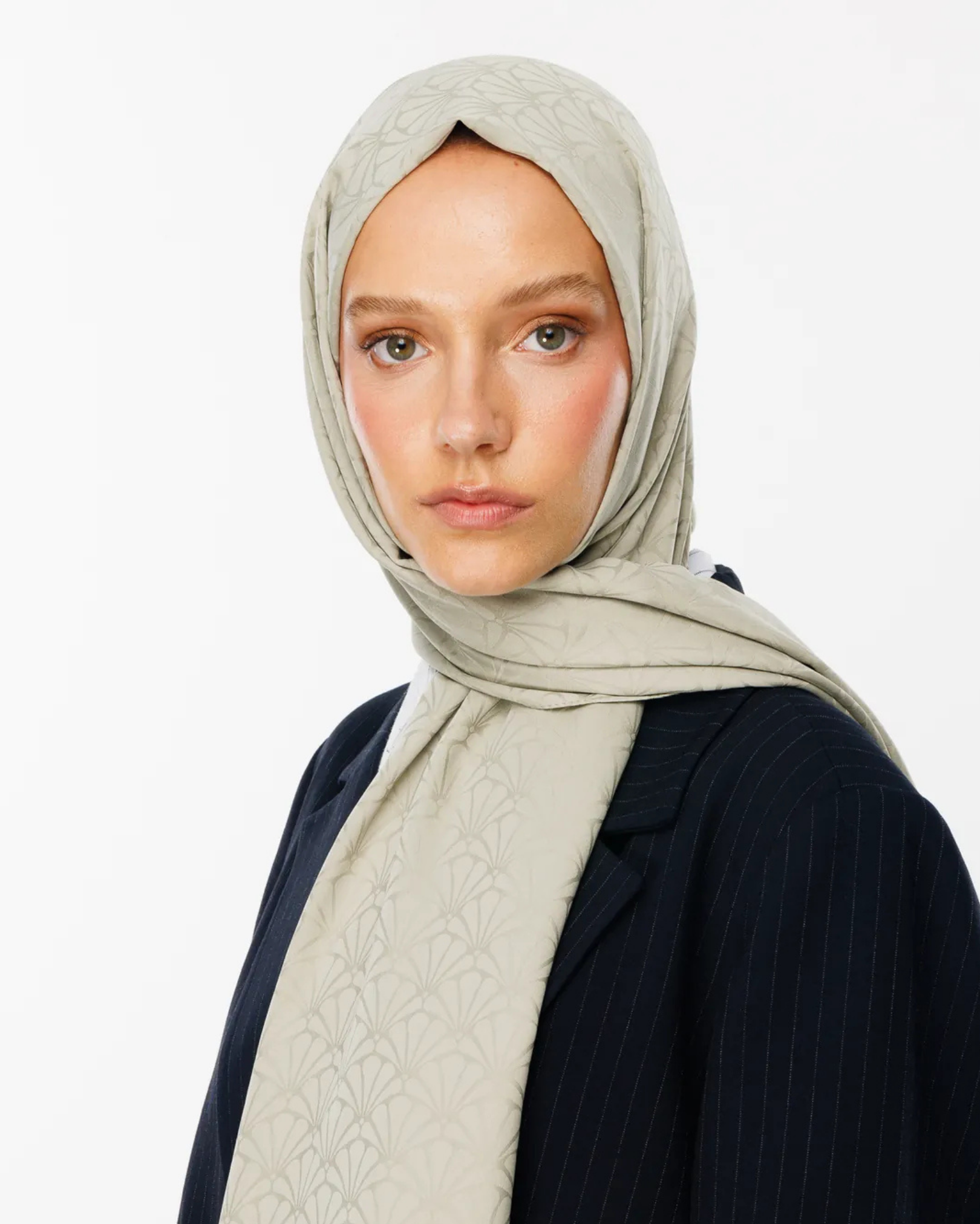 Ada Çayı Lotus Desen İpeksi Jakar Şal