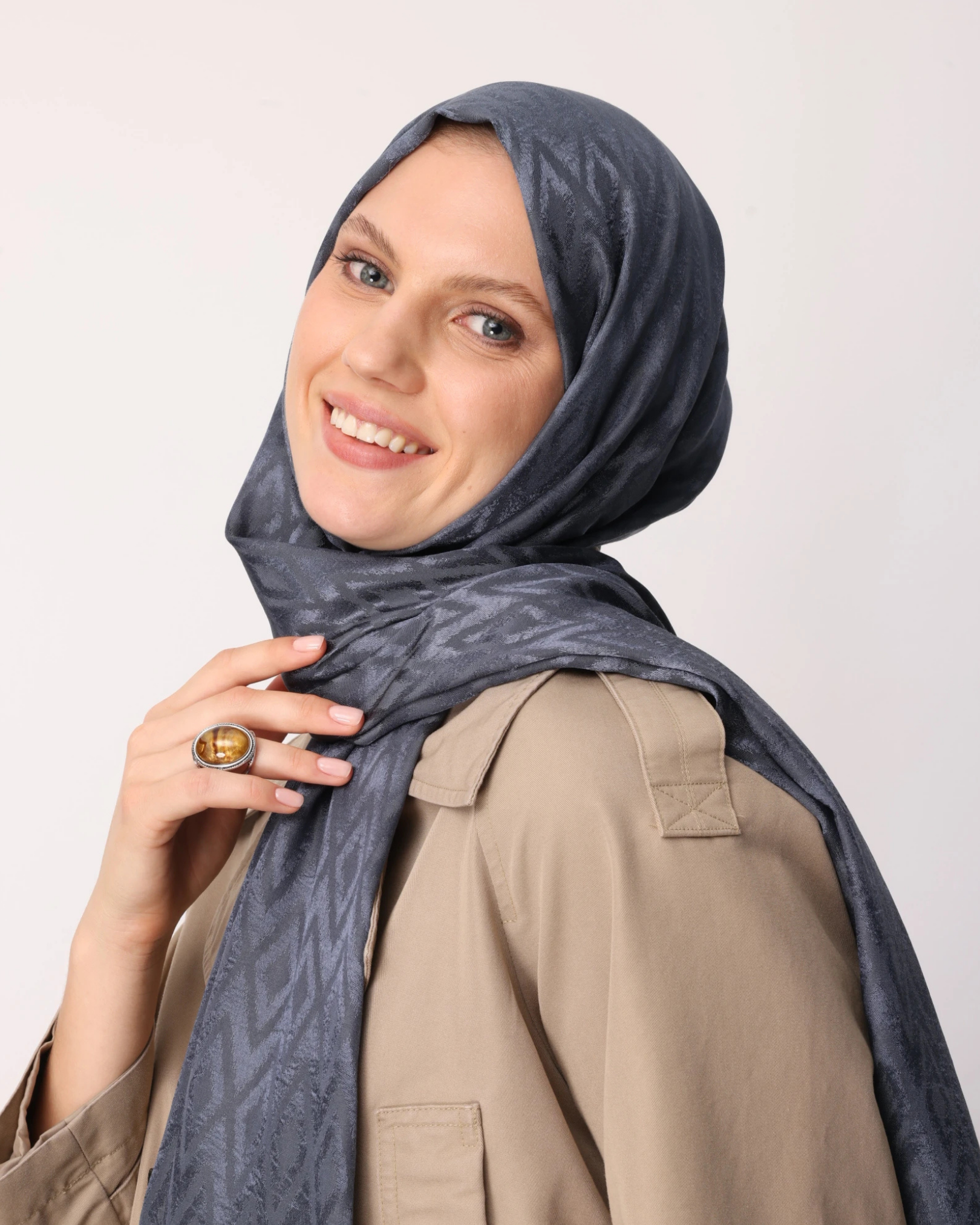 Antrasit Karo Desen Parlak Jakar Şal