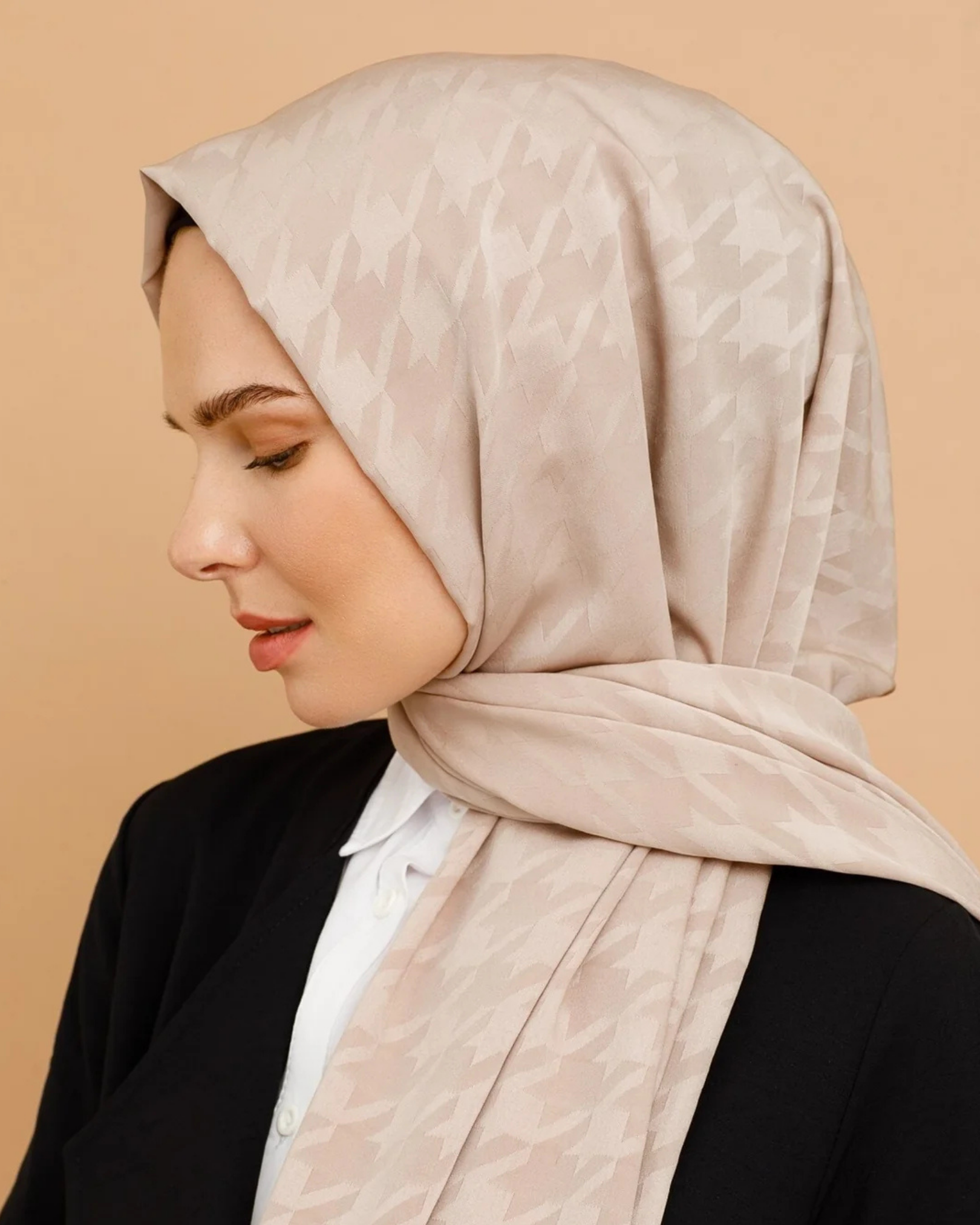 Bej Kazayağı Desen İpeksi Jakar Şal