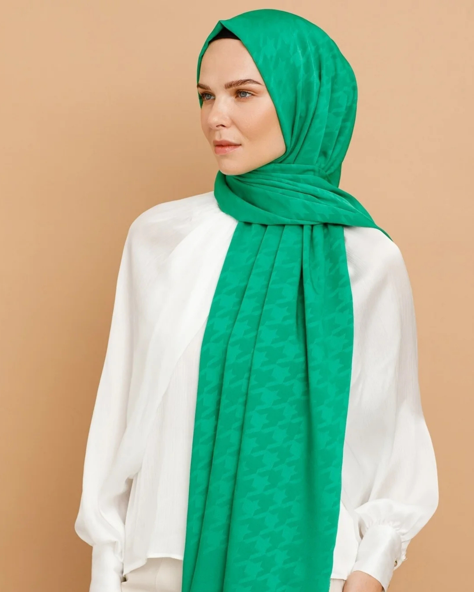 Benetton Yeşili Kazayağı Desen İpeksi Jakar Şal