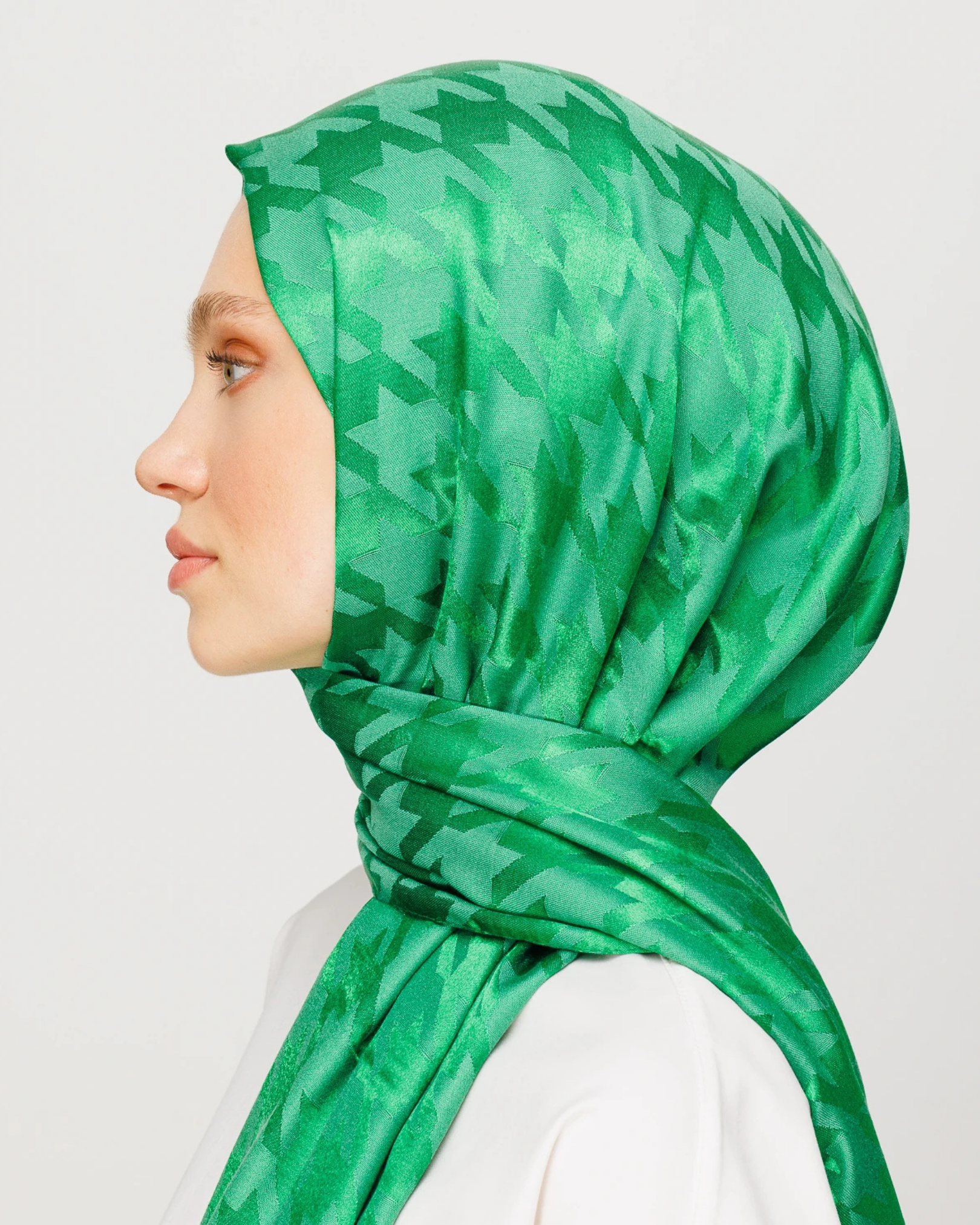 Benetton Yeşili Kazayağı Desen Parlak Jakar Şal
