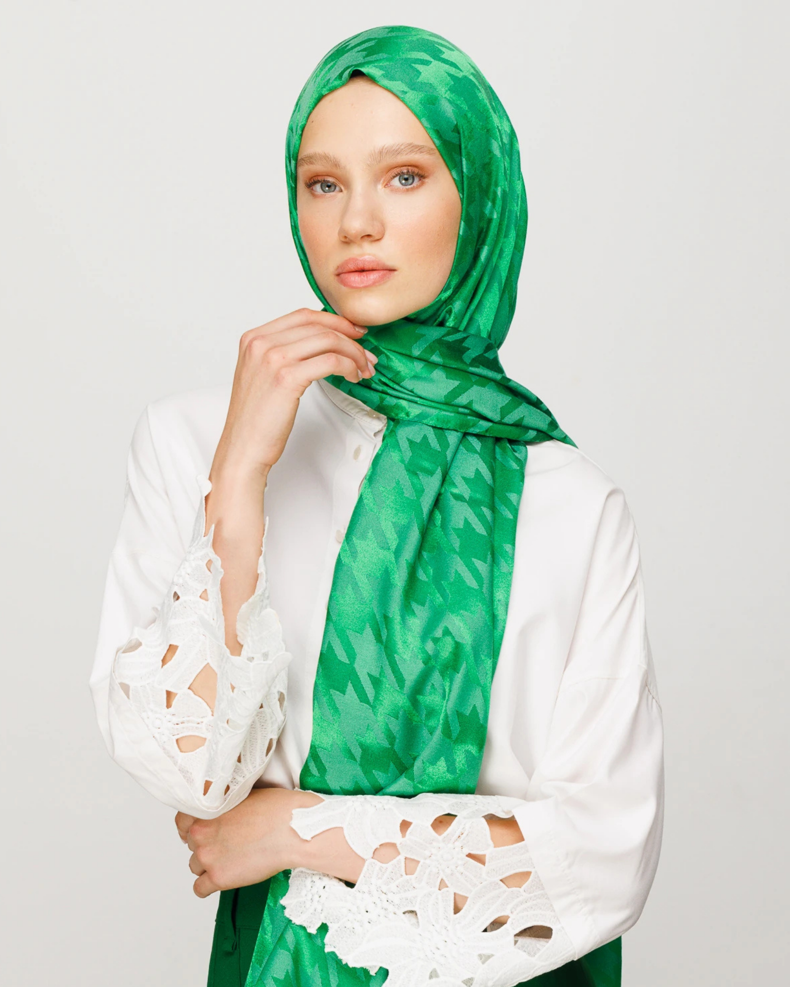 Benetton Yeşili Kazayağı Desen Parlak Jakar Şal