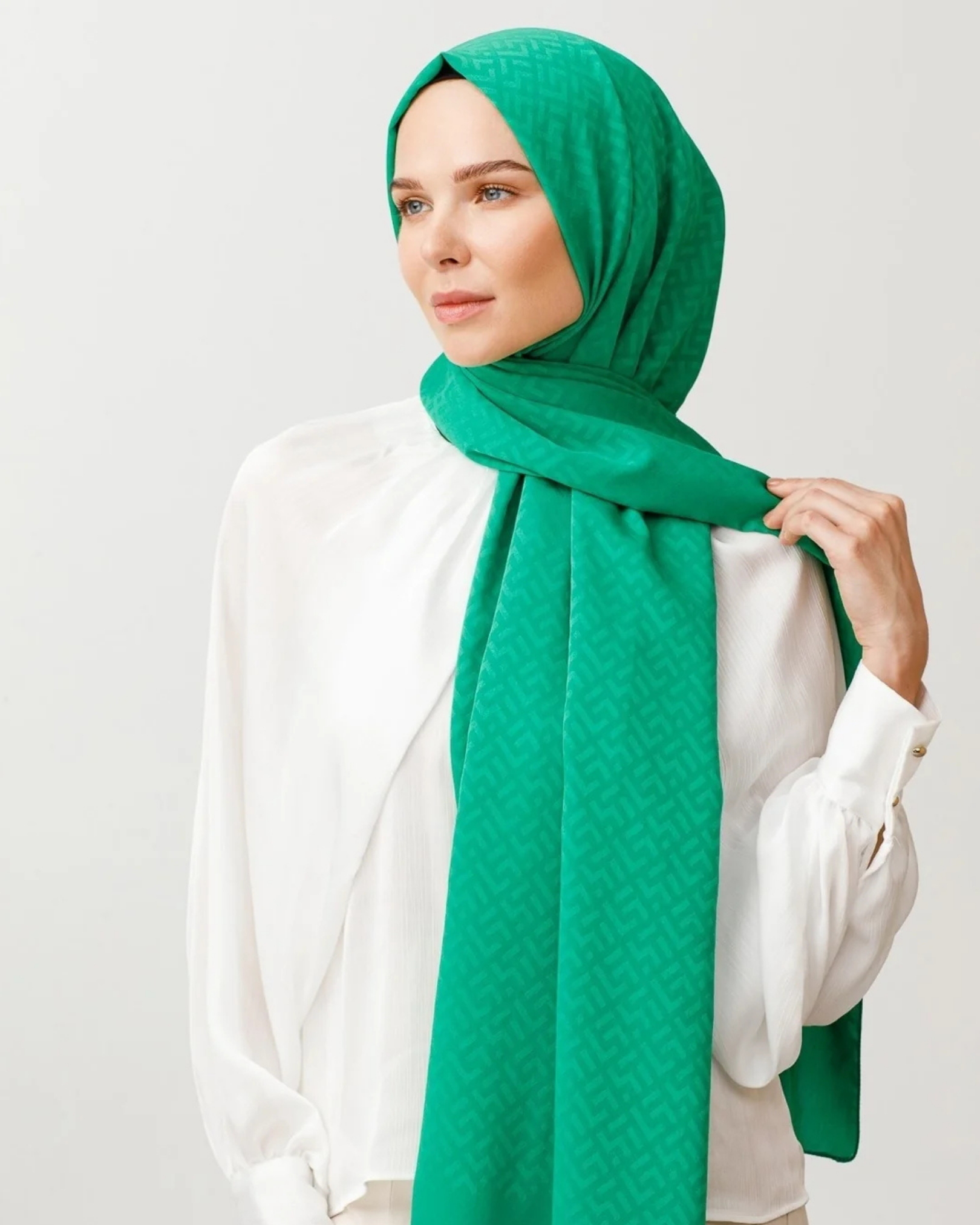 Benetton Yeşili Z Desen İpeksi Jakar Şal