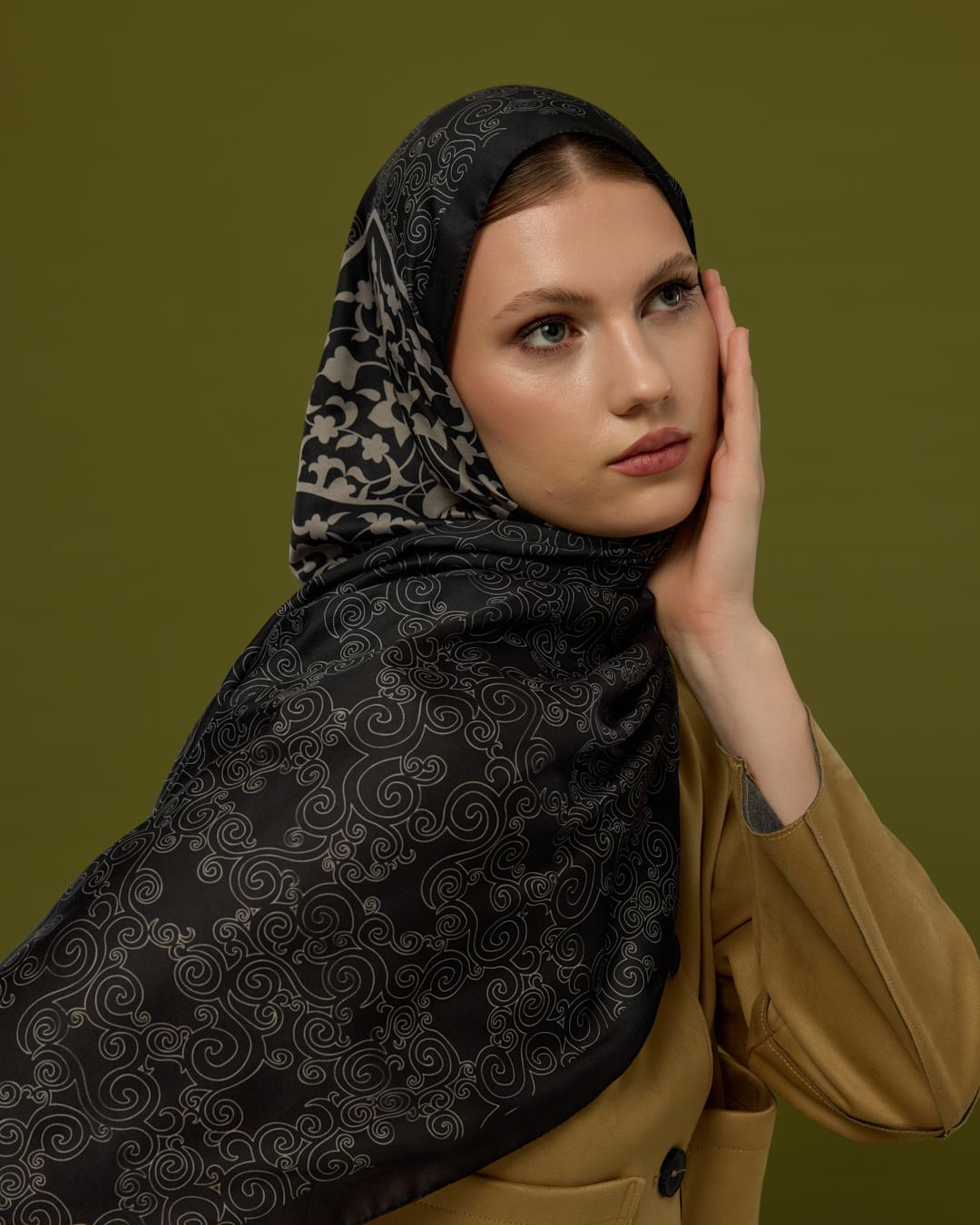 Gece & Krem Saraylı Desen Şal