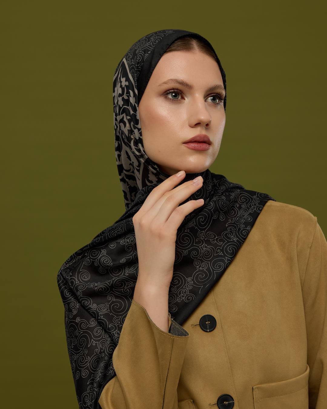 Gece & Krem Saraylı Desen Şal