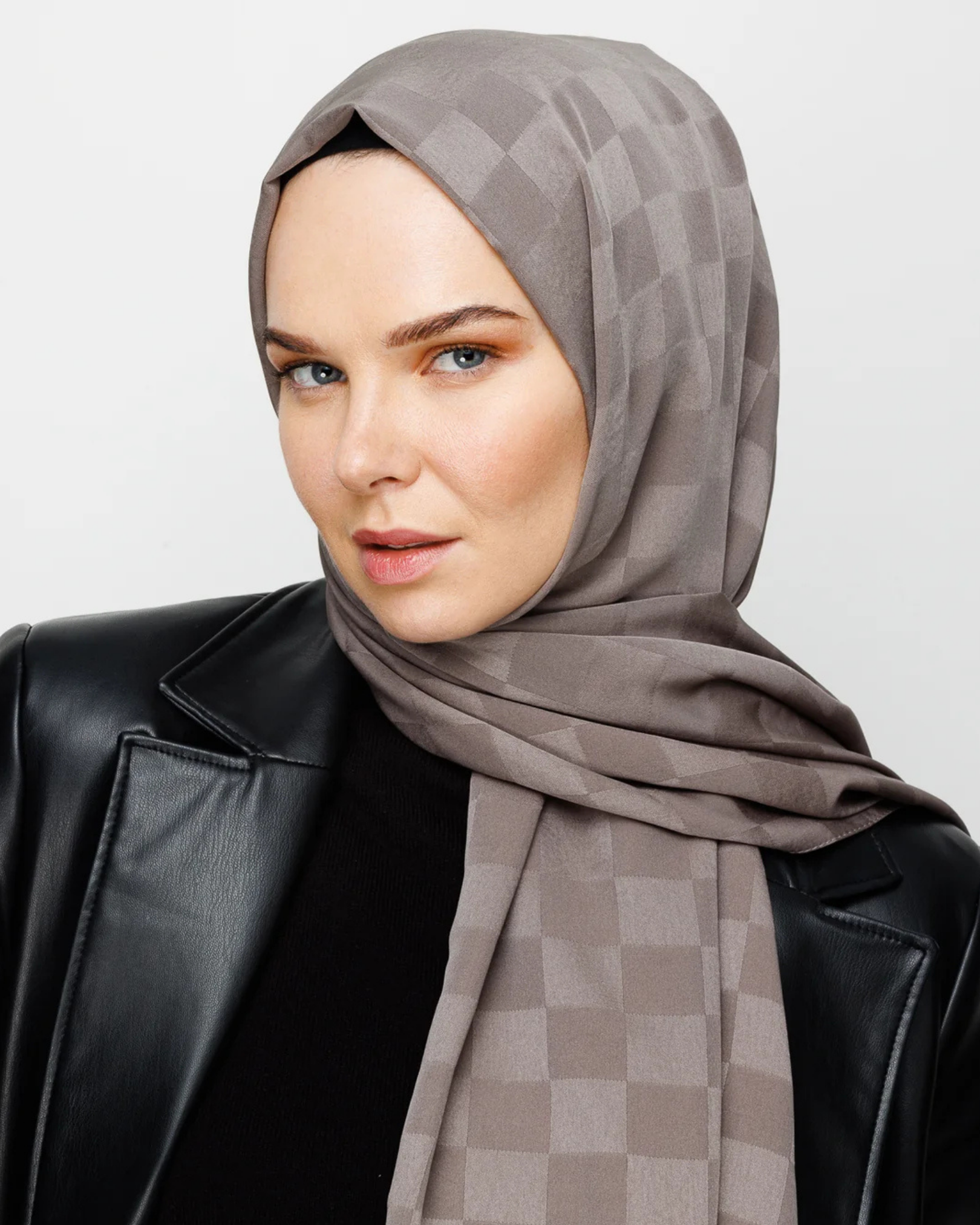 Gri Dama Desen İpeksi Jakar Şal