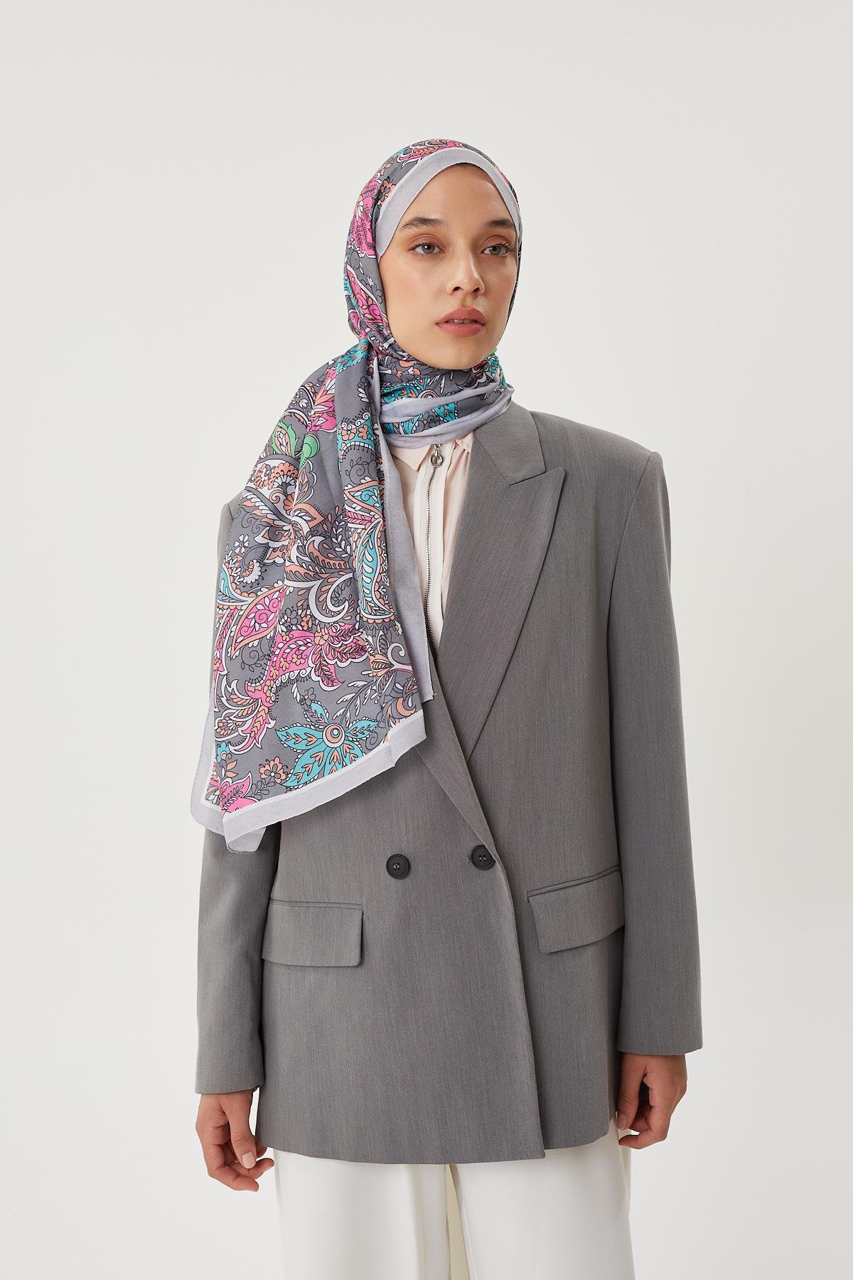 Gümüş & Gri Retro Desen Şal