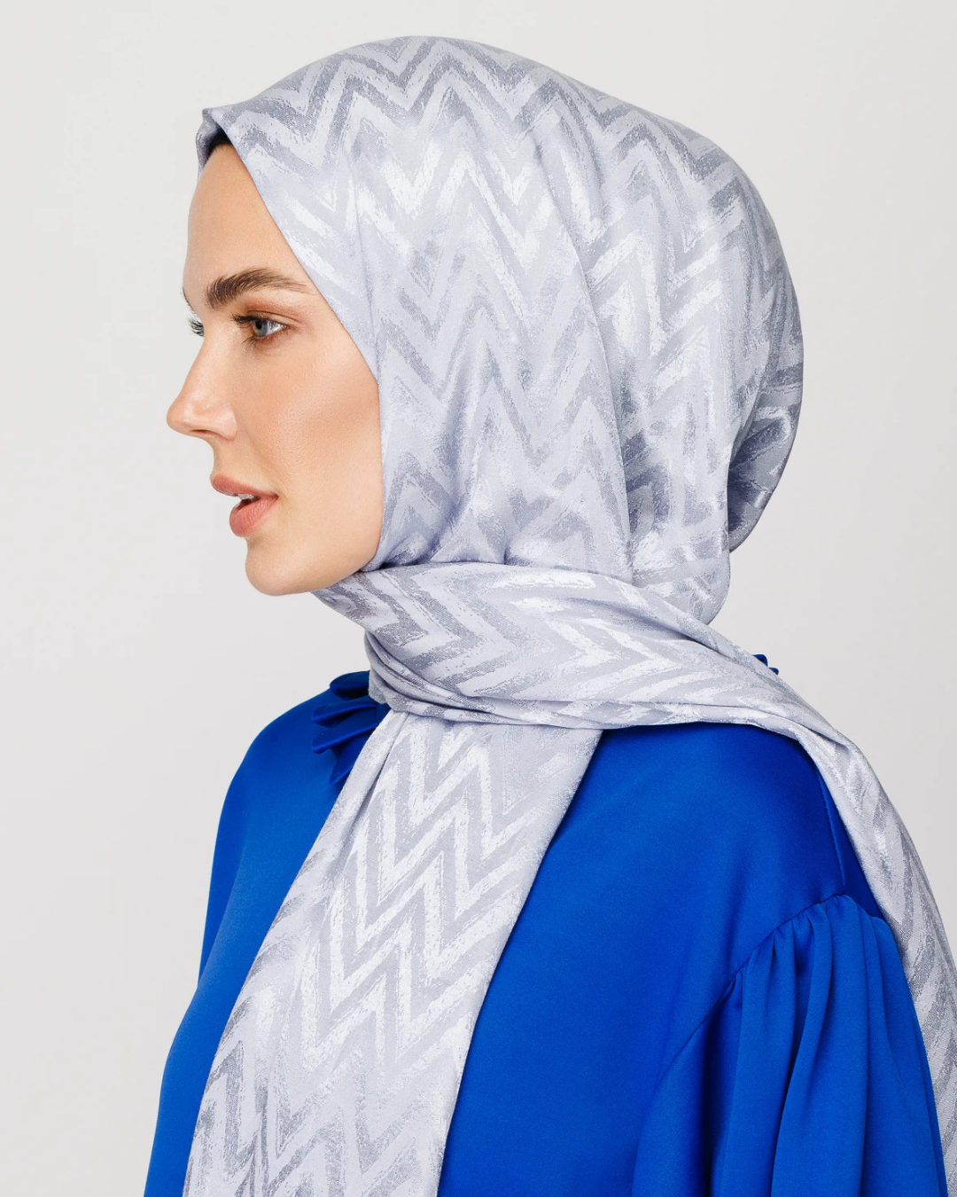 Gümüş Zikzak Desen Parlak Jakar Şal