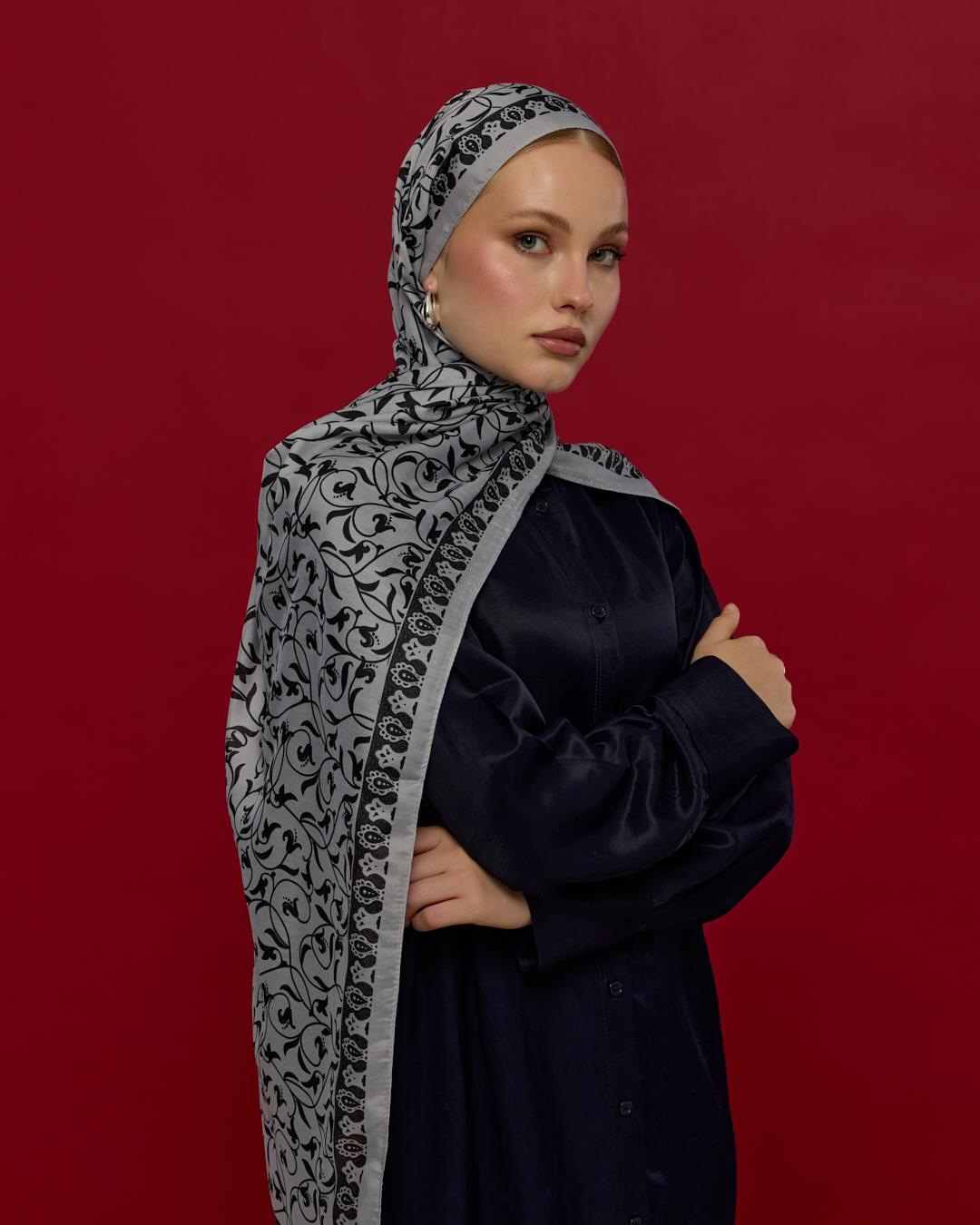 İnci & Siyah Lale Bahçesi Desen Şal