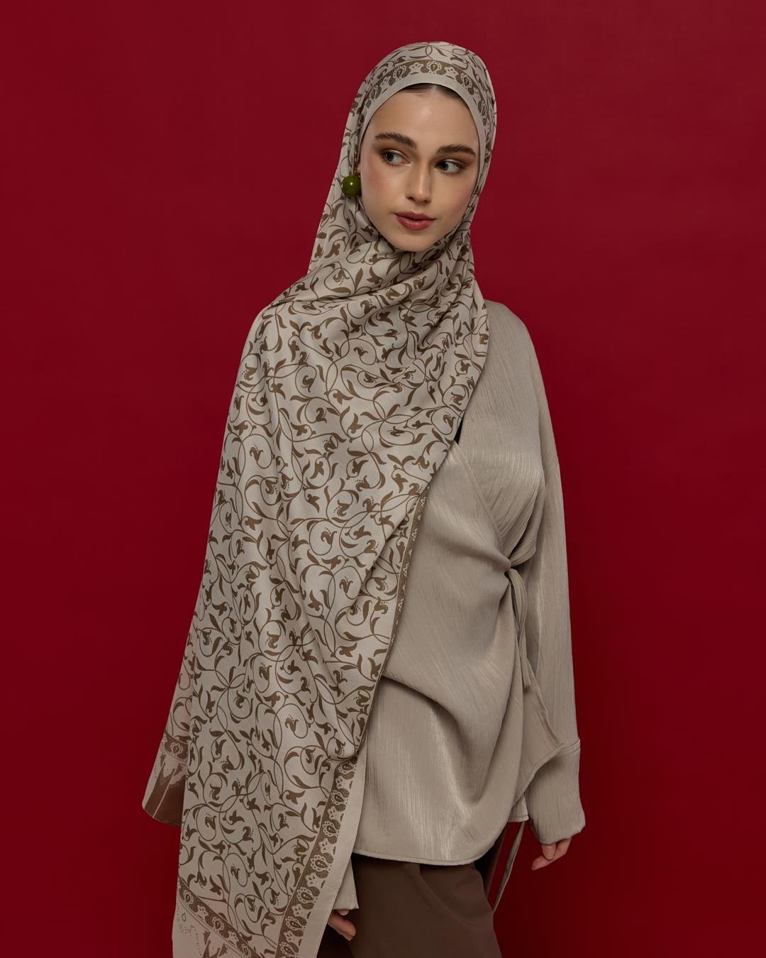 Krem & Toprak Lale Bahçesi Desen Şal