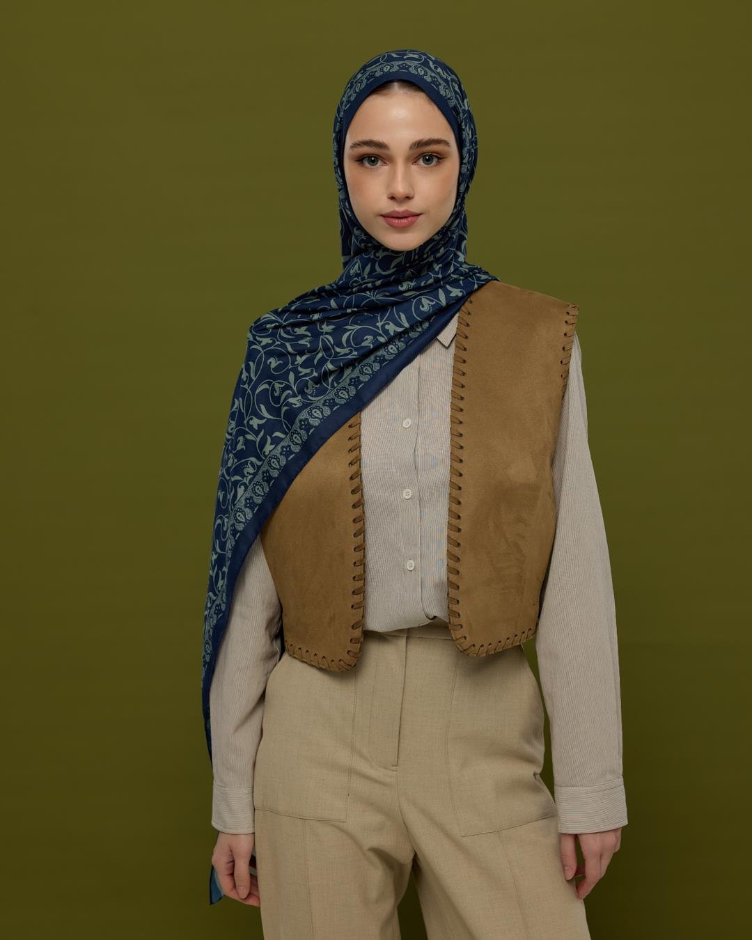 Lacivert & Duman Lale Bahçesi Desen Şal