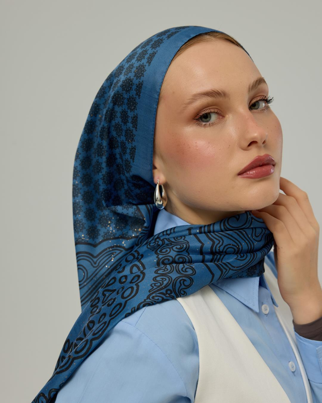 Mavi & Gece Bala Hatun Desen Işıltılı Şal