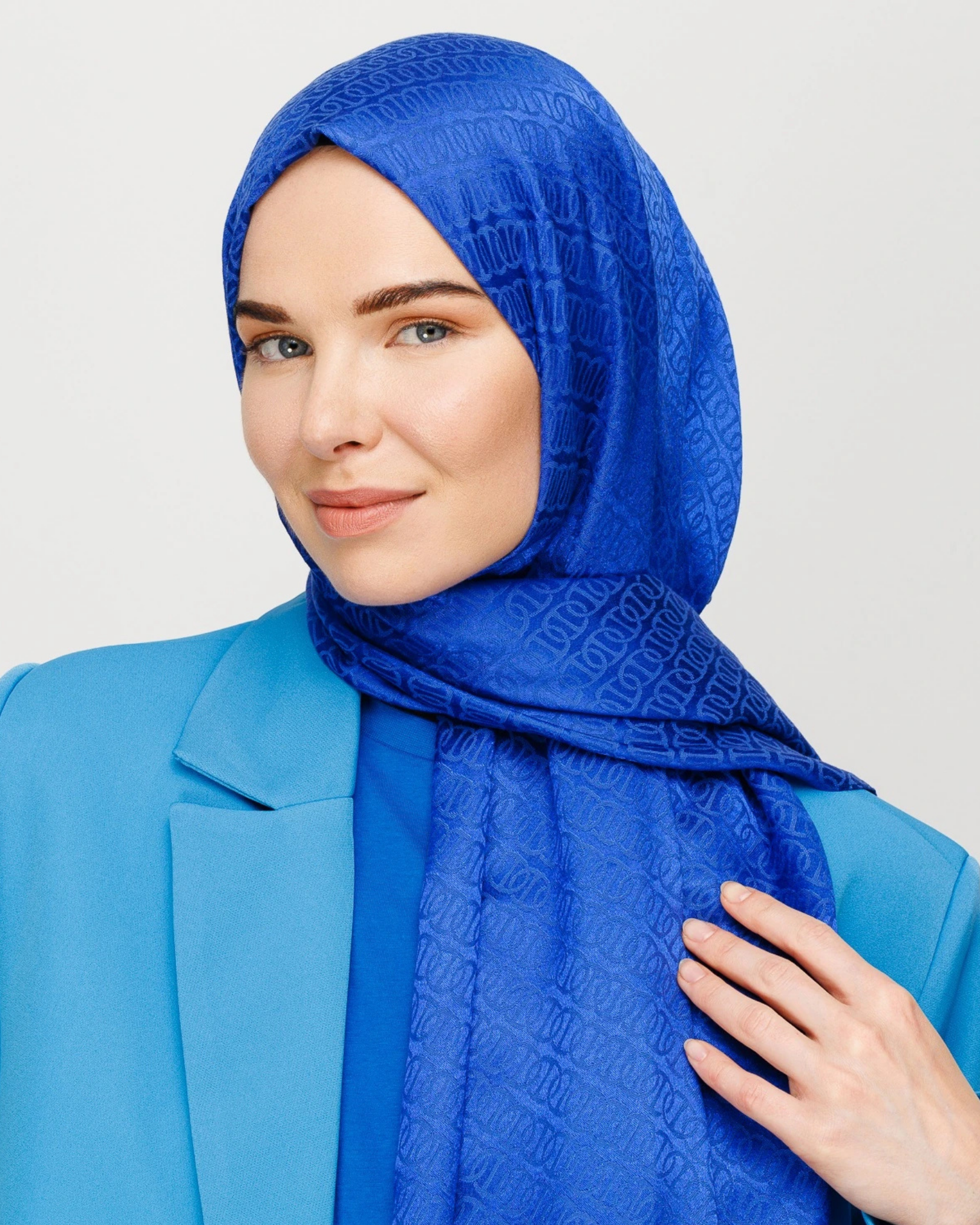 Saks Mavi Forever Desen Parlak Jakar Şal