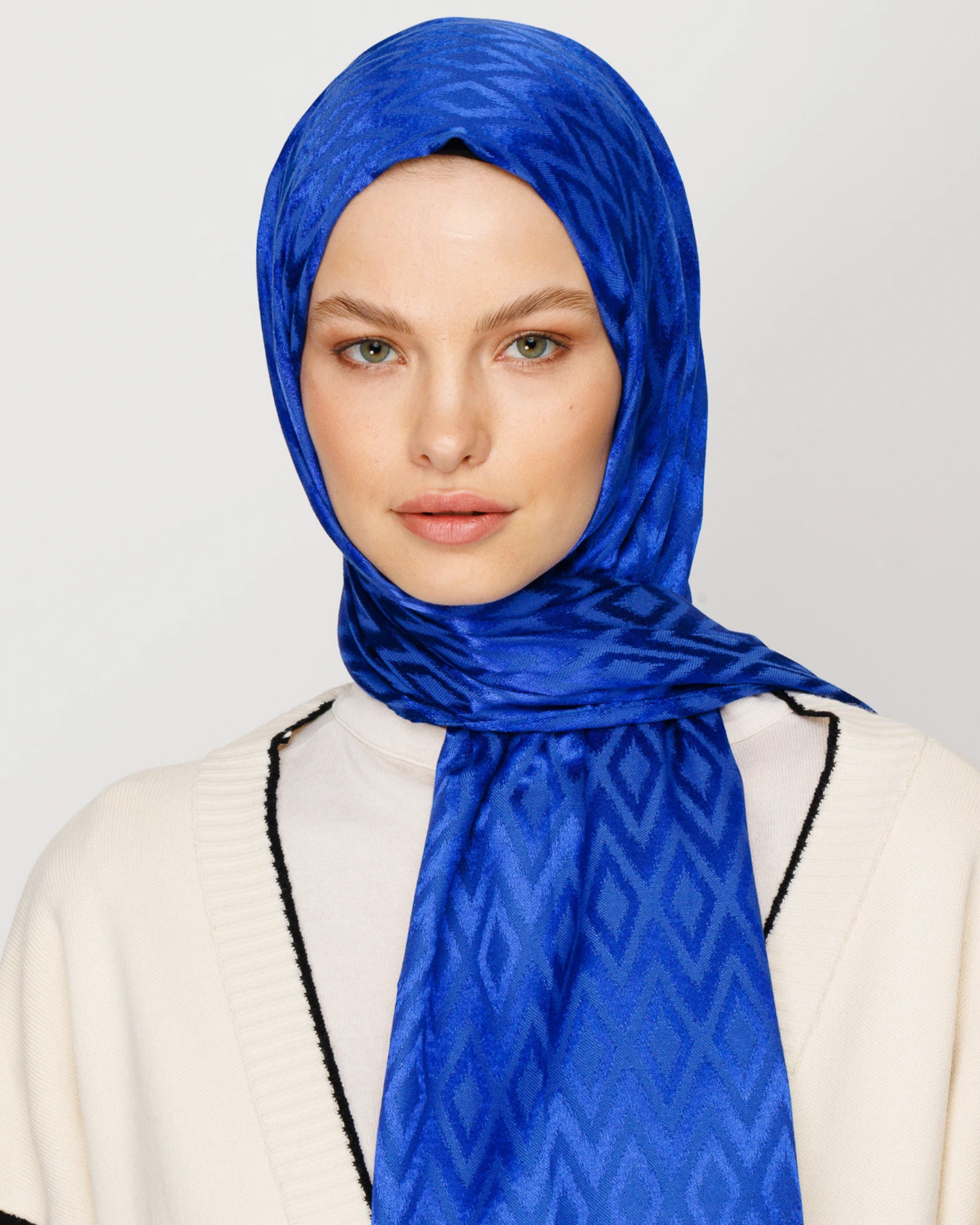 Saks Mavi Karo Desen Parlak Jakar Şal