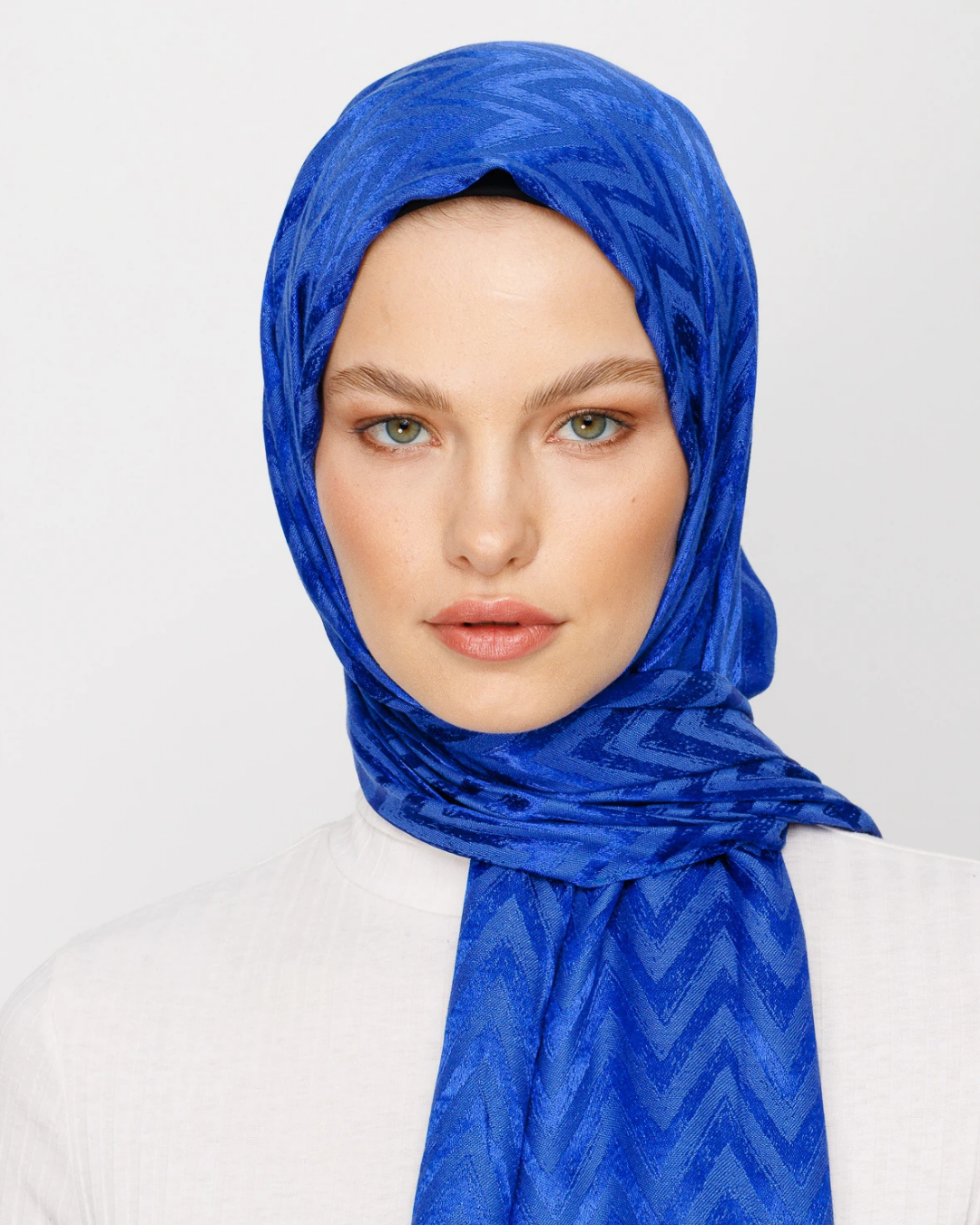 Saks Mavi Zikzak Desen Parlak Jakar Şal