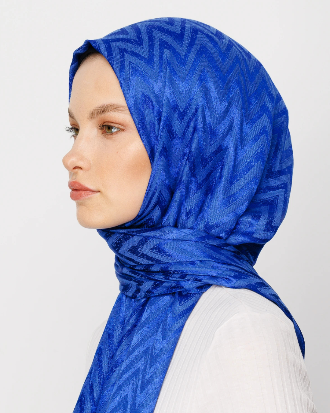 Saks Mavi Zikzak Desen Parlak Jakar Şal